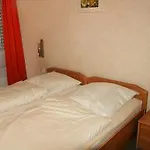 Schicke 150m Vom Kostenlos Wlan Grosses Schwimmbad Sauna Apartment