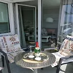 Апартаменты Schicke 150m Vom Kostenlos Wlan Grosses Schwimmbad Sauna