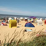 Schicke 150m Vom Kostenlos Wlan Grosses Schwimmbad Sauna * Куксхафен