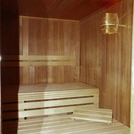 Schicke 150m Vom Kostenlos Wlan Grosses Schwimmbad Sauna Daire *